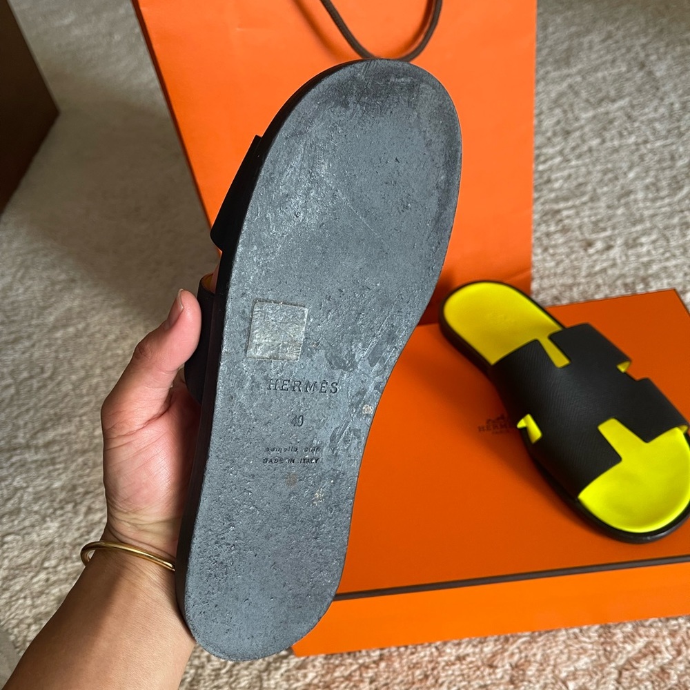 Sale Hermes man sandals brought it from Paris (Hermes Store) worn 2 times!
